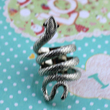 Load image into Gallery viewer, New fashion accessories wholesale girl birthday hip-hop party vivid animal small snake ring gift free shipping SETS